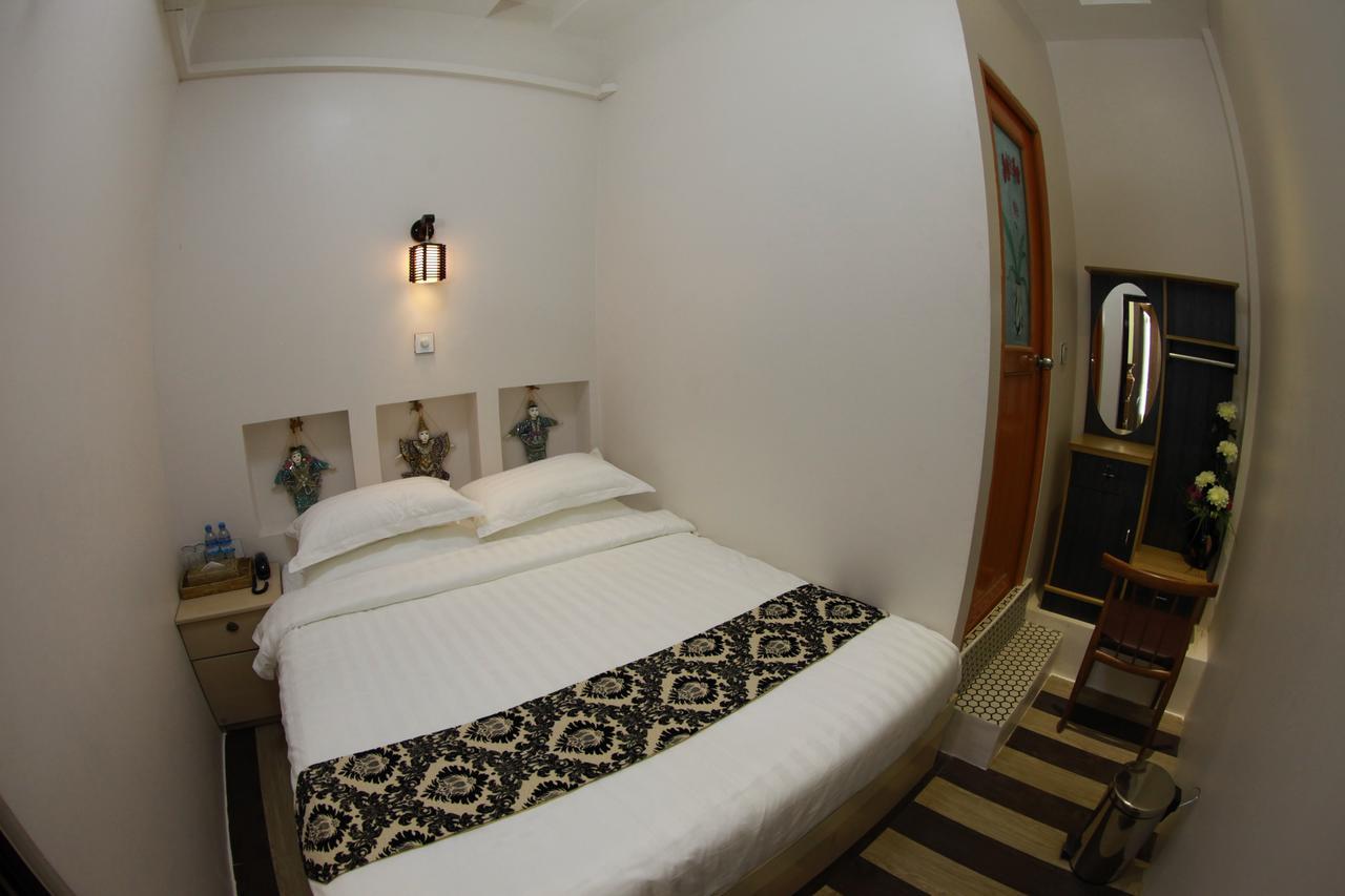 Sule Sapphire 2* Yangon
