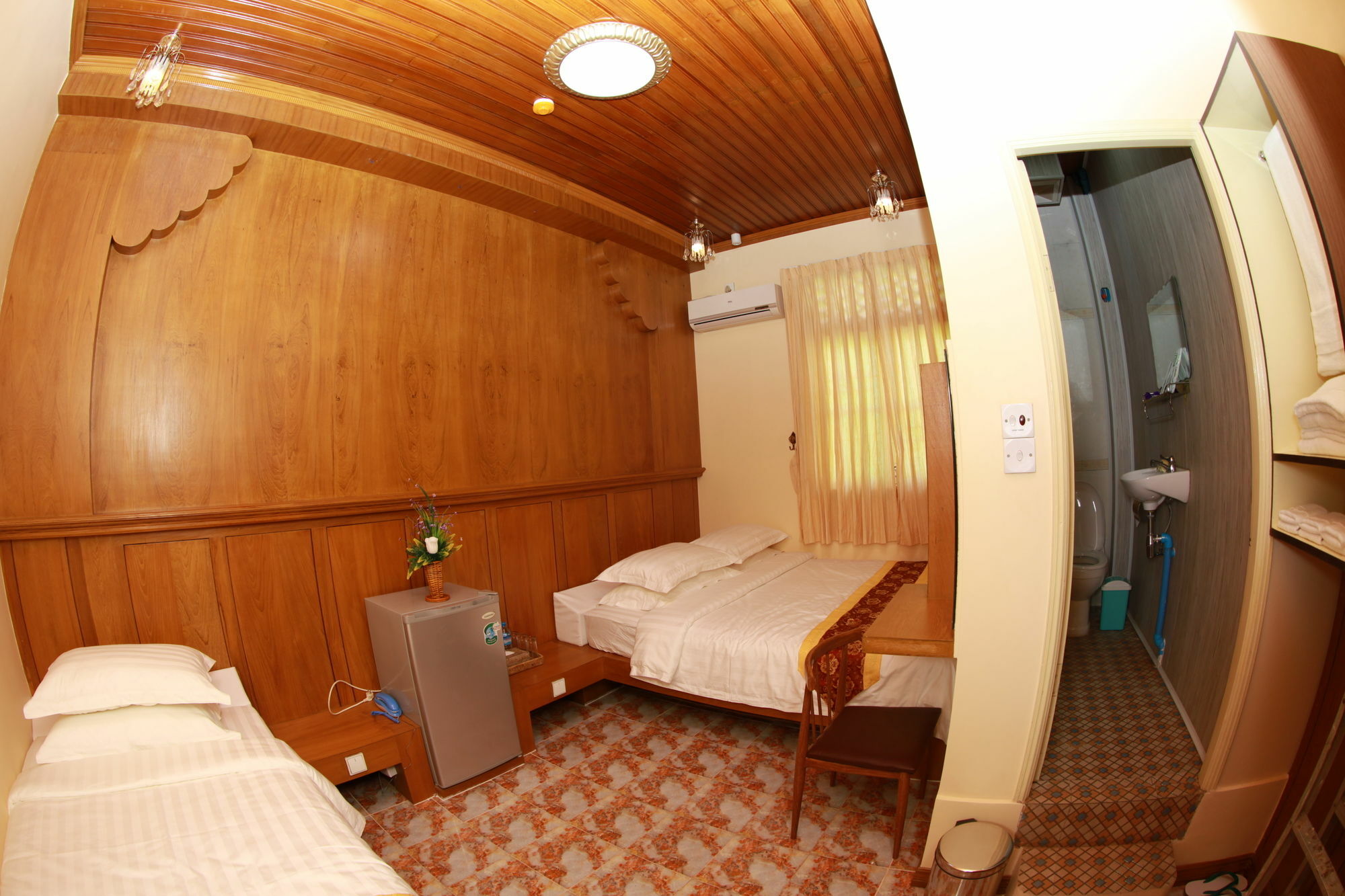 Inn Sule Sapphire 2*